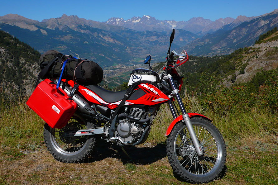 Massif_des_Ecrins__from_the_north_side_of_the_Col_de_Vars.jpg