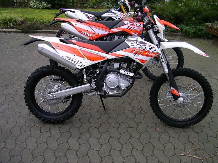 beta_rr_125_lc_2016_weiss_m-2.jpg